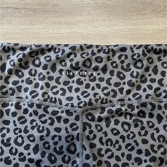 Allfenix Legging Size M Cheetah Print Polyester Spandex Grey Black - Picture 5 of 6